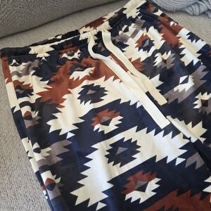 EXTREMELY SOFT 15 North Southwestern Aztec Print Lounge Pants – Sz M